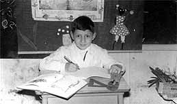 De chico en la escuela