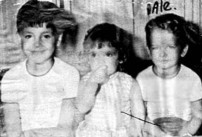 Ale con sus hermanos