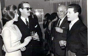 Casariego y su mujer en una 
reuni&oacute;n