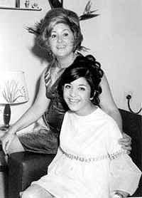 A los 15 a&ntilde;os junto a su mam&aacute; OlgaJ