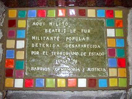 Baldosa en honor a Beatrz Le Fur