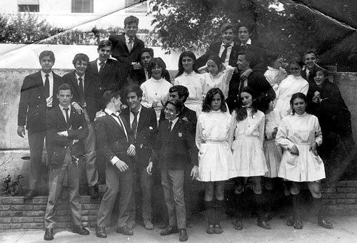 Raquel en el colegio nacional