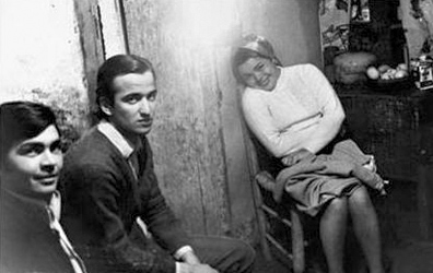 Roberto Sorba con su hermana Azucena y un amigo