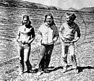 Mauricio con dos personas