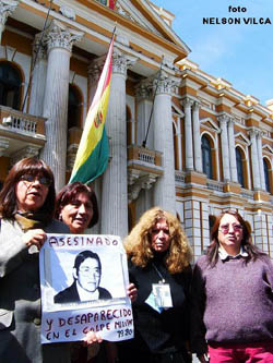 Reclamo de los Familiares de Desaparecidos en Bolivia